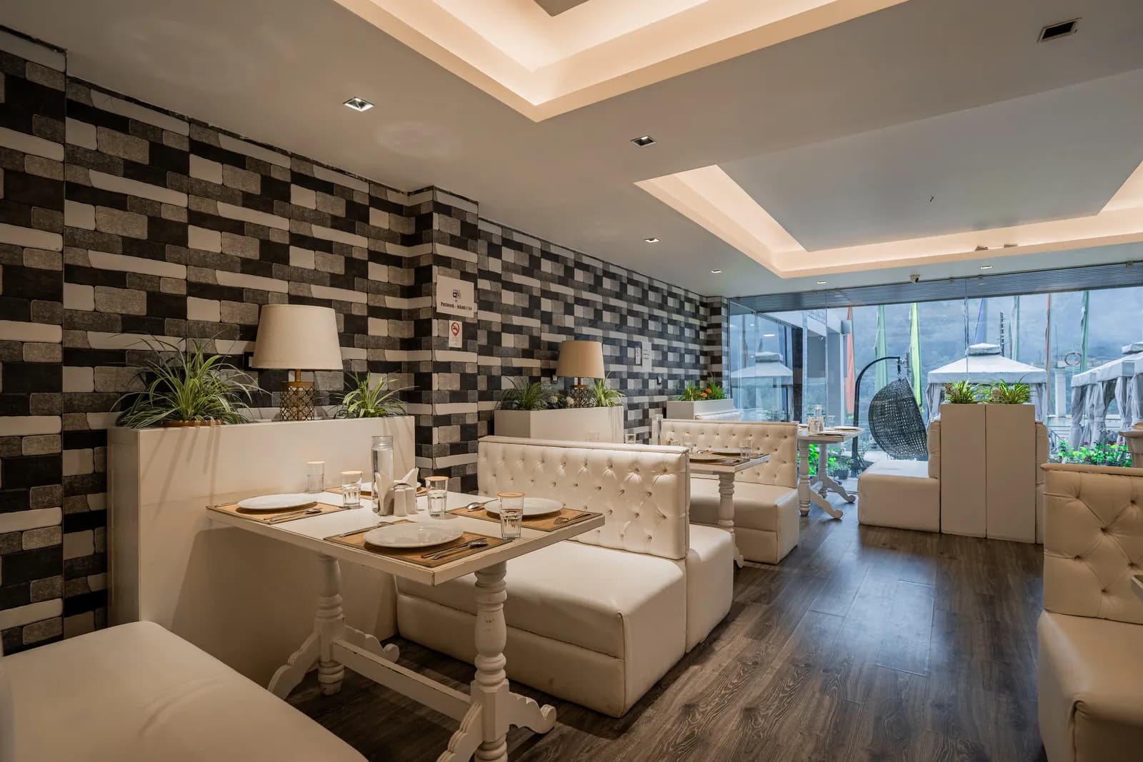 Dining at Jewel Kongchen